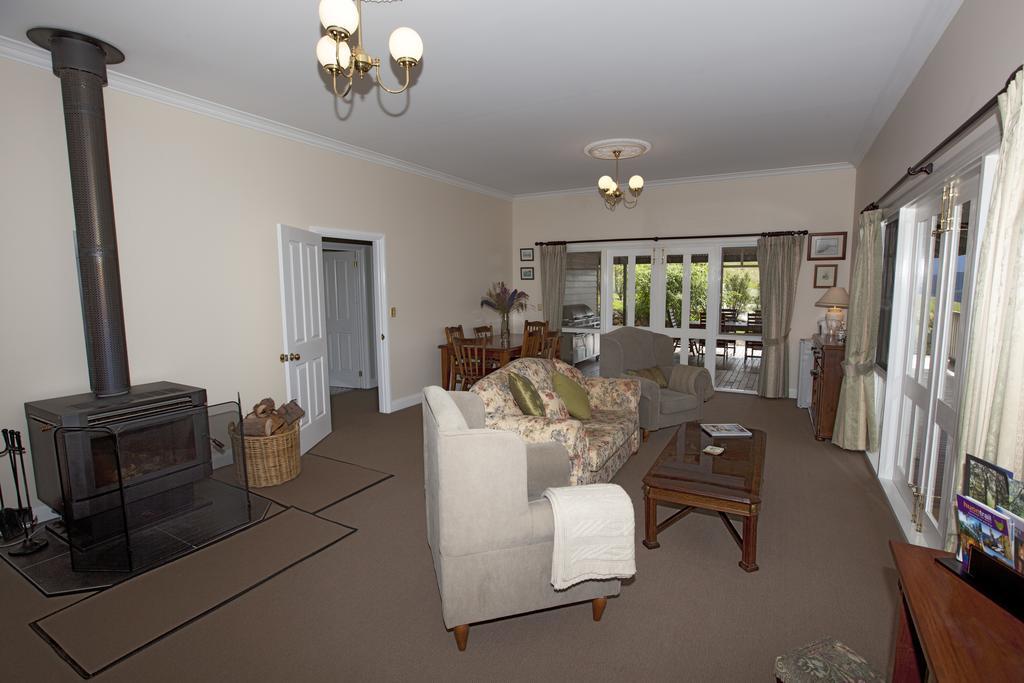 House On The Hill Bed And Breakfast Huonville Room photo