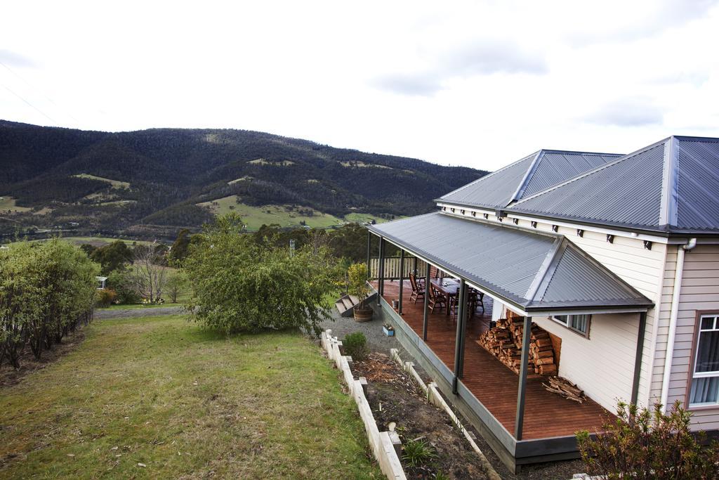 House On The Hill Bed And Breakfast Huonville Exterior photo